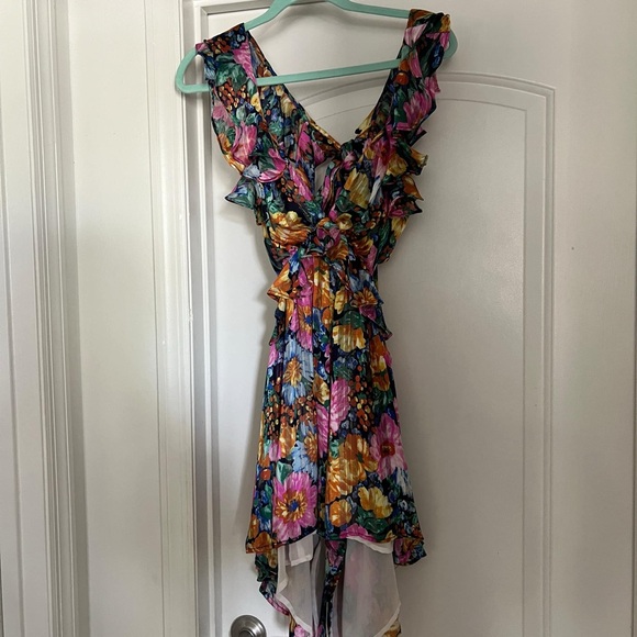 Size L floral romper with open tie back - Picture 3 of 5